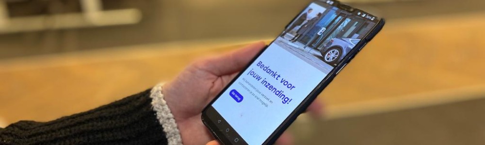 Pluginvest website demonstartion on a mobile device